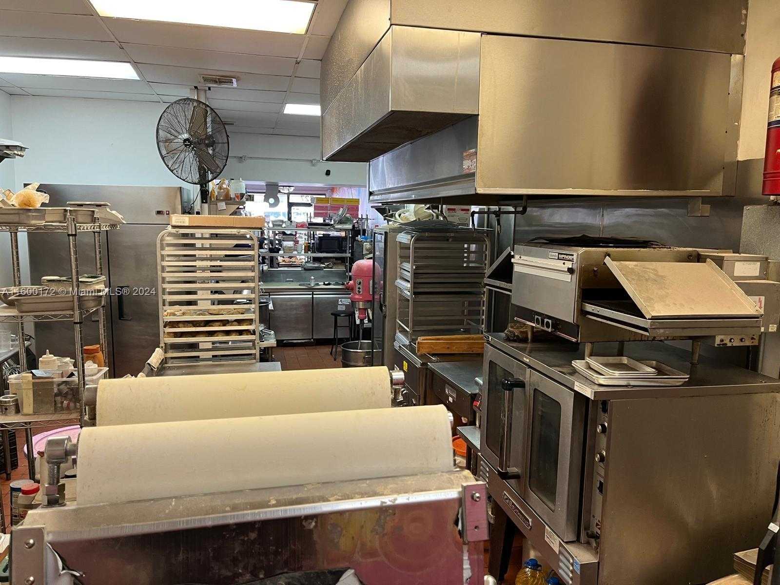 Small Image of FOR SALE IN OAKLAND PARK, Oakland Park Number 3