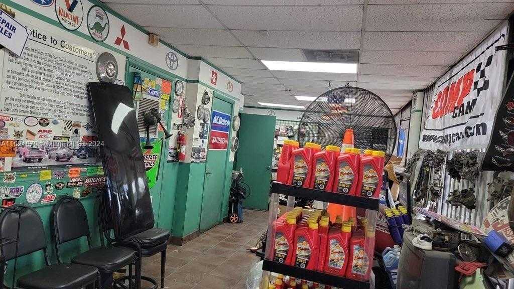Small Image of 2600 SOUTH WEST 137TH, Miami Number 10