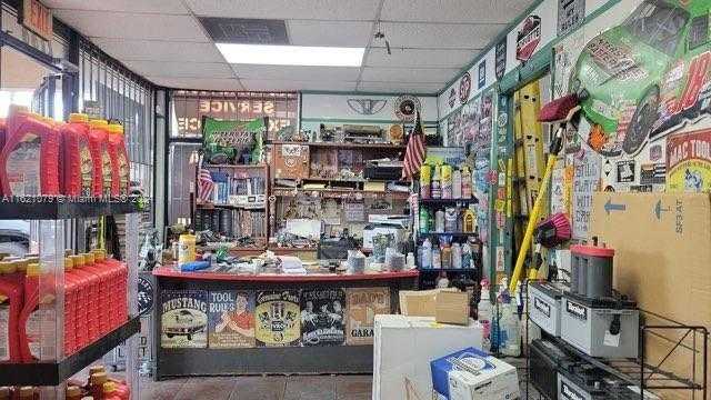 Small Image of 2600 SOUTH WEST 137TH, Miami Number 13