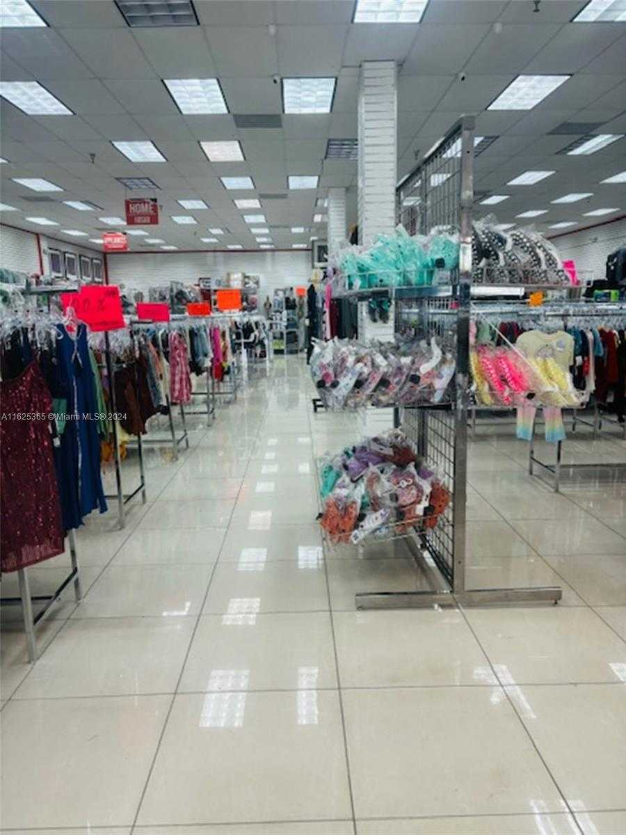 Small Image of Hialeah Number 3