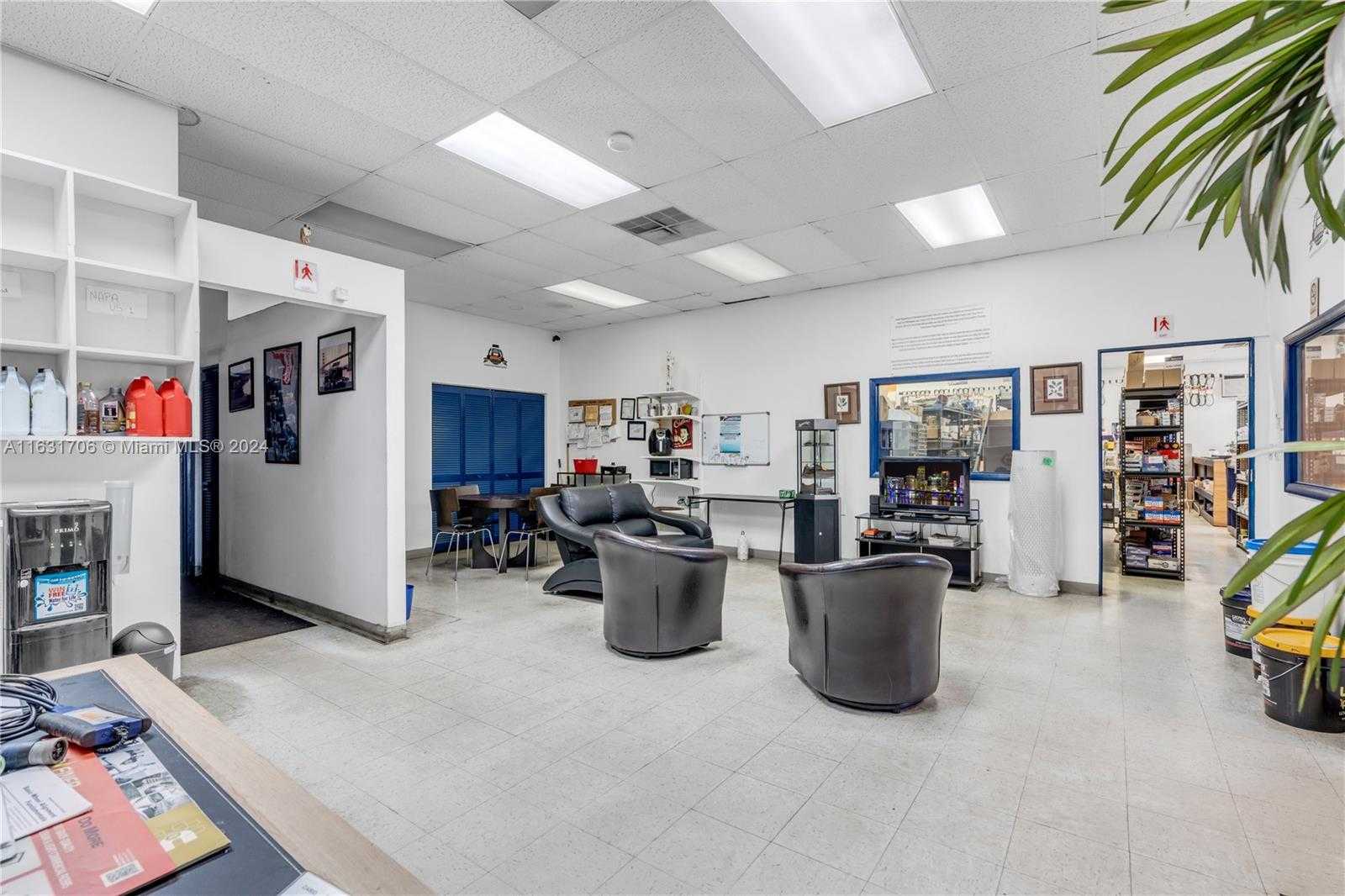 Small Image of 24 SOUTH WEST 6TH AVE, Homestead Number 18