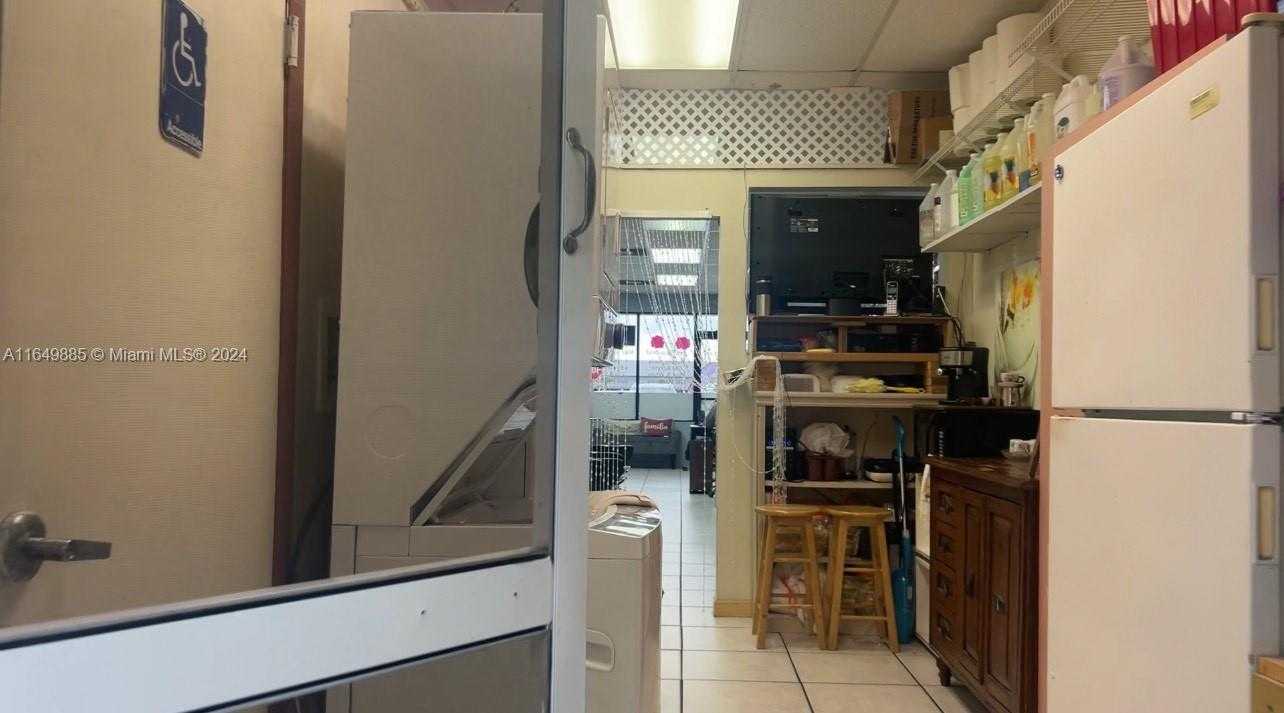 Small Image of 7361 CORAL WAY, Miami Number 10