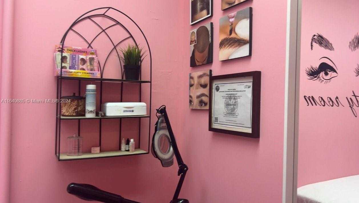 Small Image of 7361 CORAL WAY, Miami Number 15