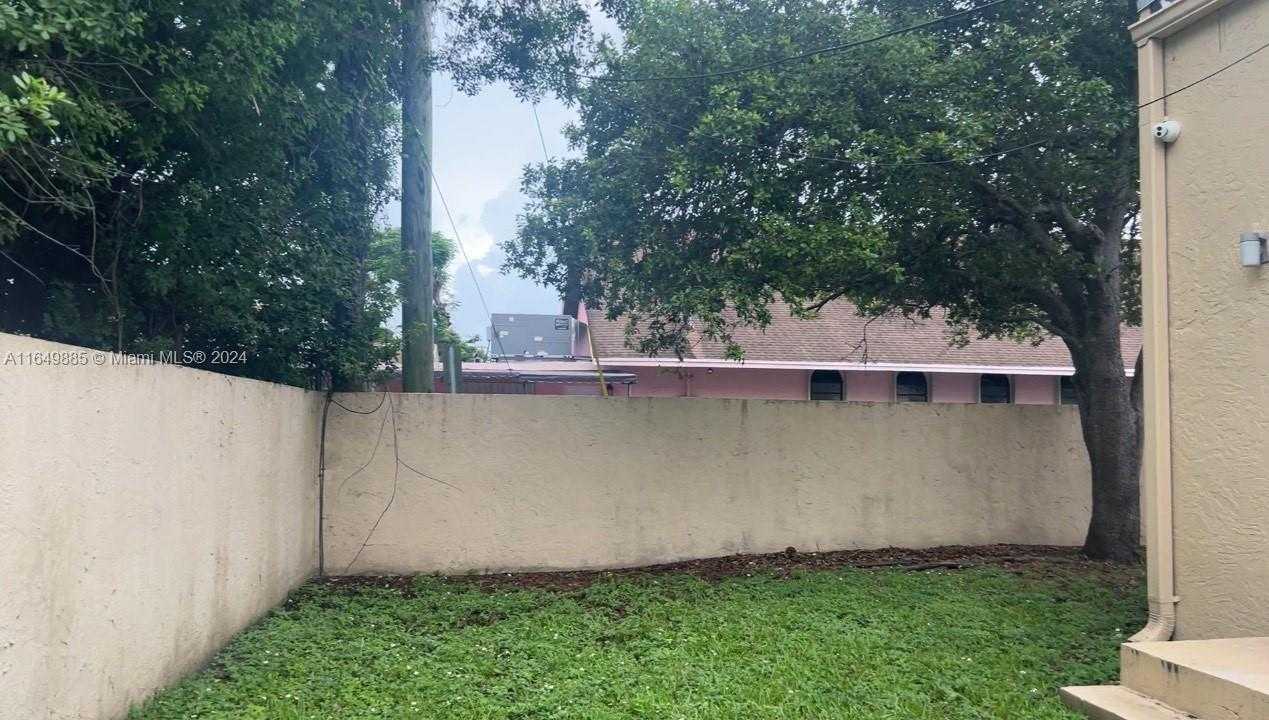 Small Image of 7361 CORAL WAY, Miami Number 17