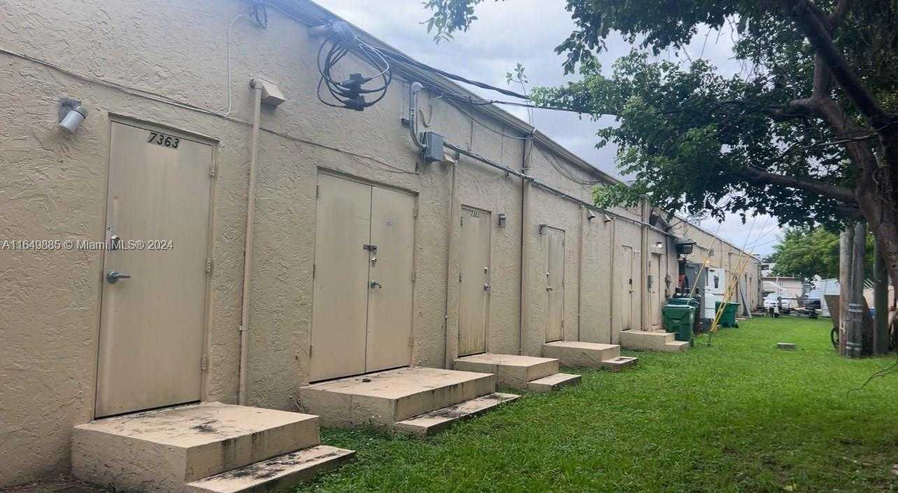 Small Image of 7361 CORAL WAY, Miami Number 18