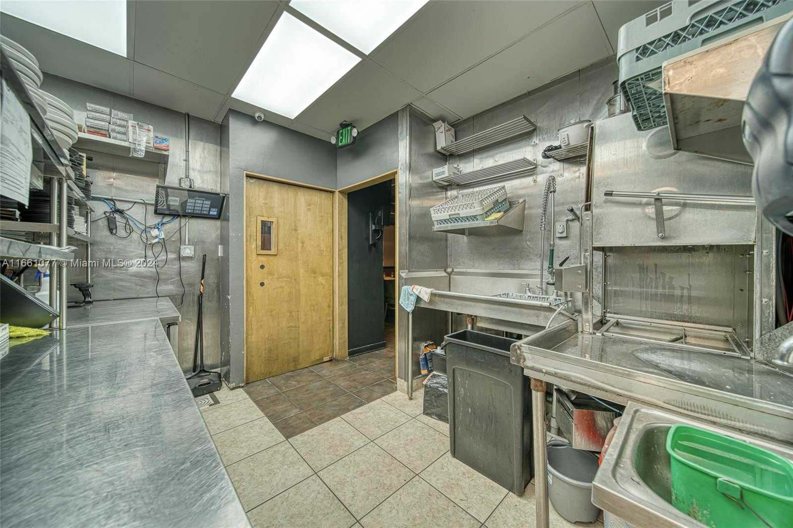 Small Image of 3, 300 SQFT RESTAURANT VENUE FOR SALE IN DORAL, Doral Number 10