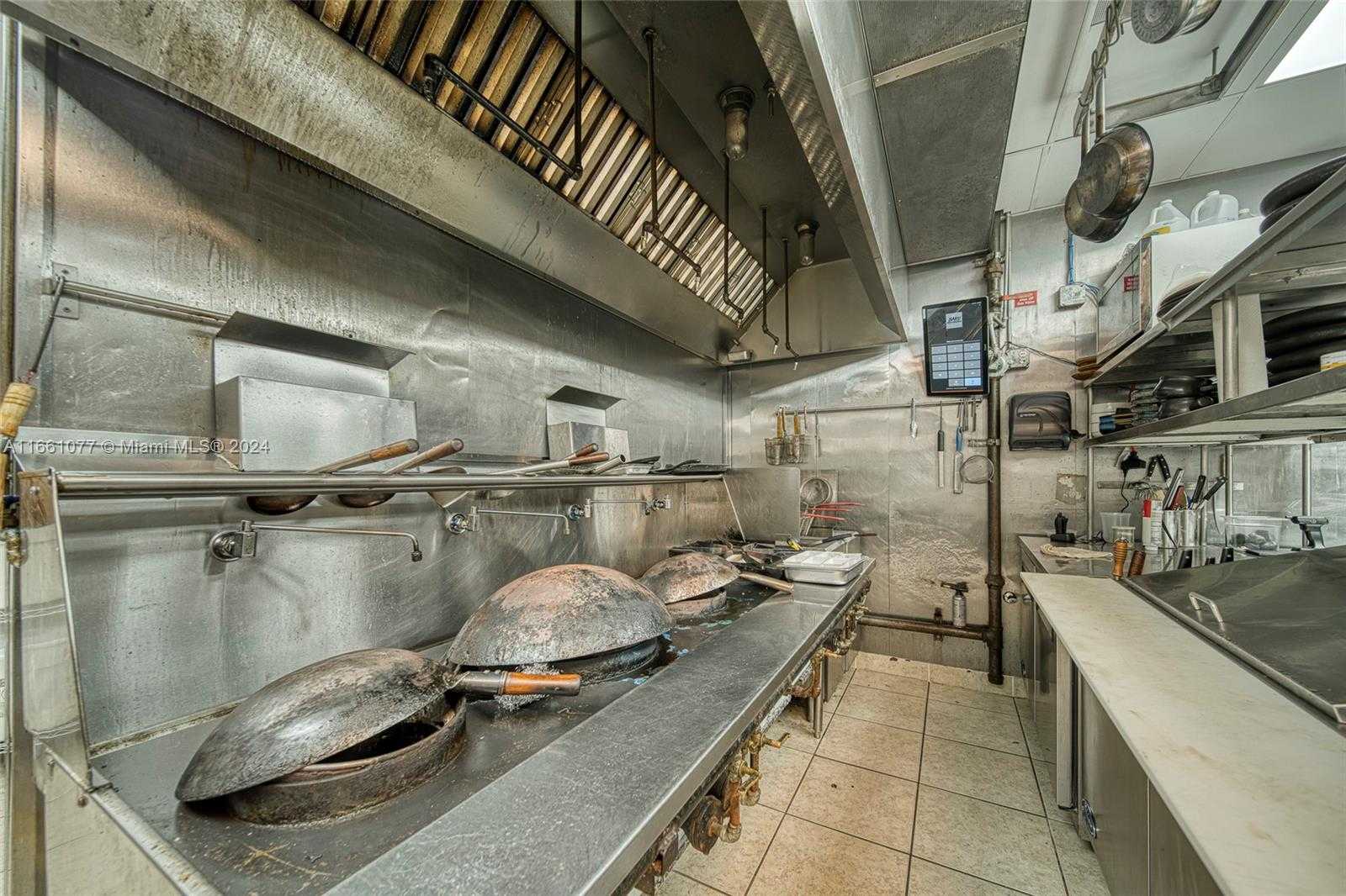 Small Image of 3, 300 SQFT RESTAURANT VENUE FOR SALE IN DORAL, Doral Number 13