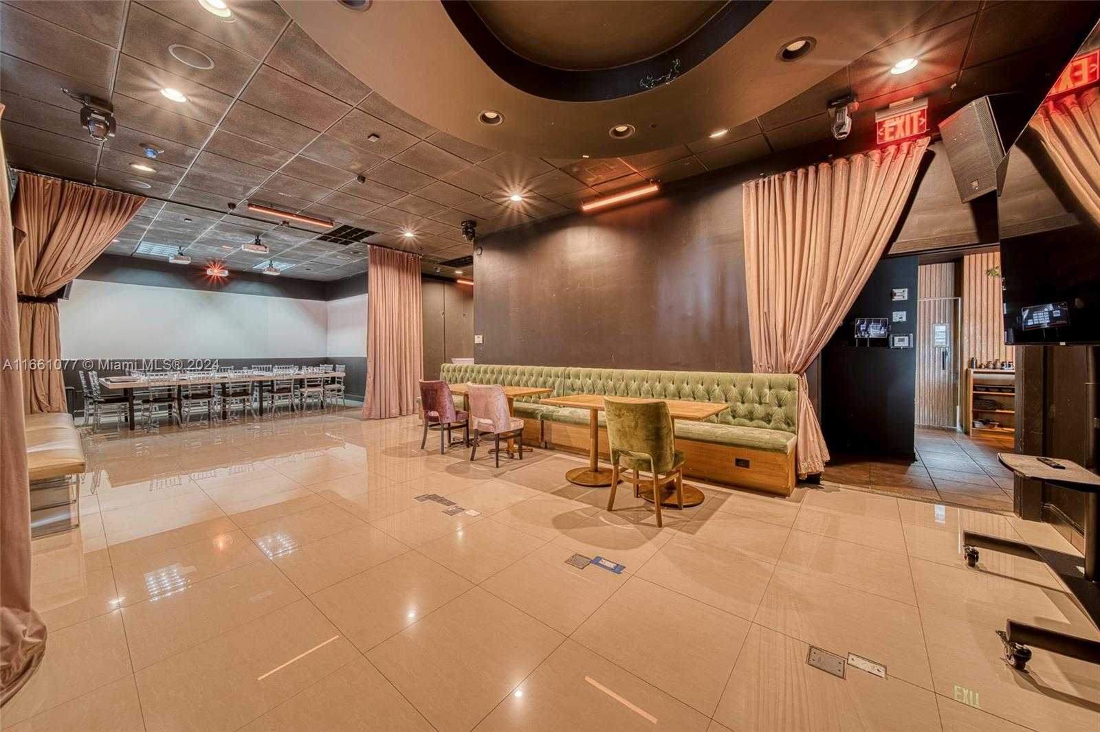 Small Image of 3, 300 SQFT RESTAURANT VENUE FOR SALE IN DORAL, Doral Number 16