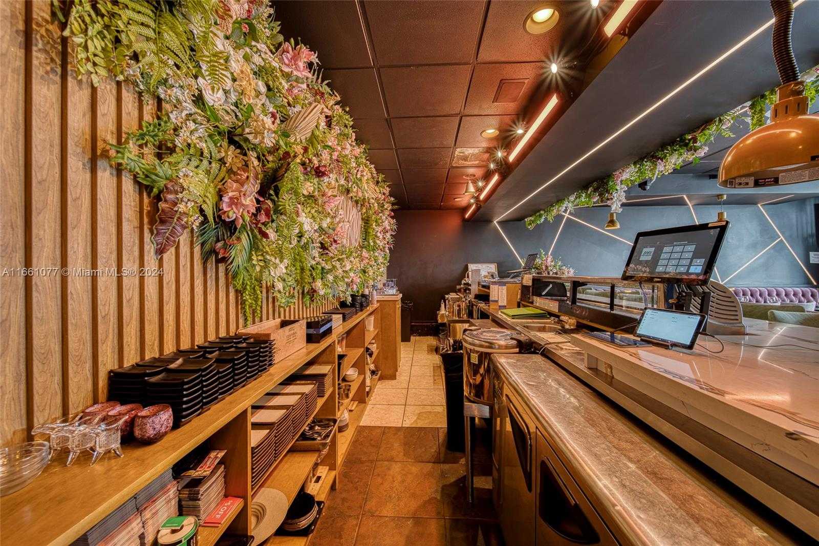 Small Image of 3, 300 SQFT RESTAURANT VENUE FOR SALE IN DORAL, Doral Number 2