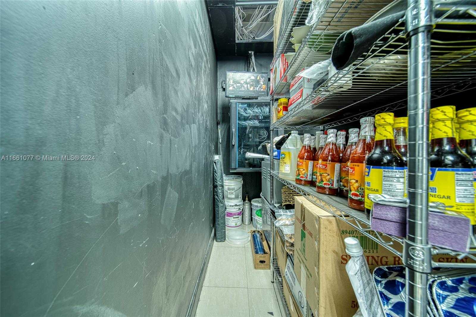 Small Image of 3, 300 SQFT RESTAURANT VENUE FOR SALE IN DORAL, Doral Number 23