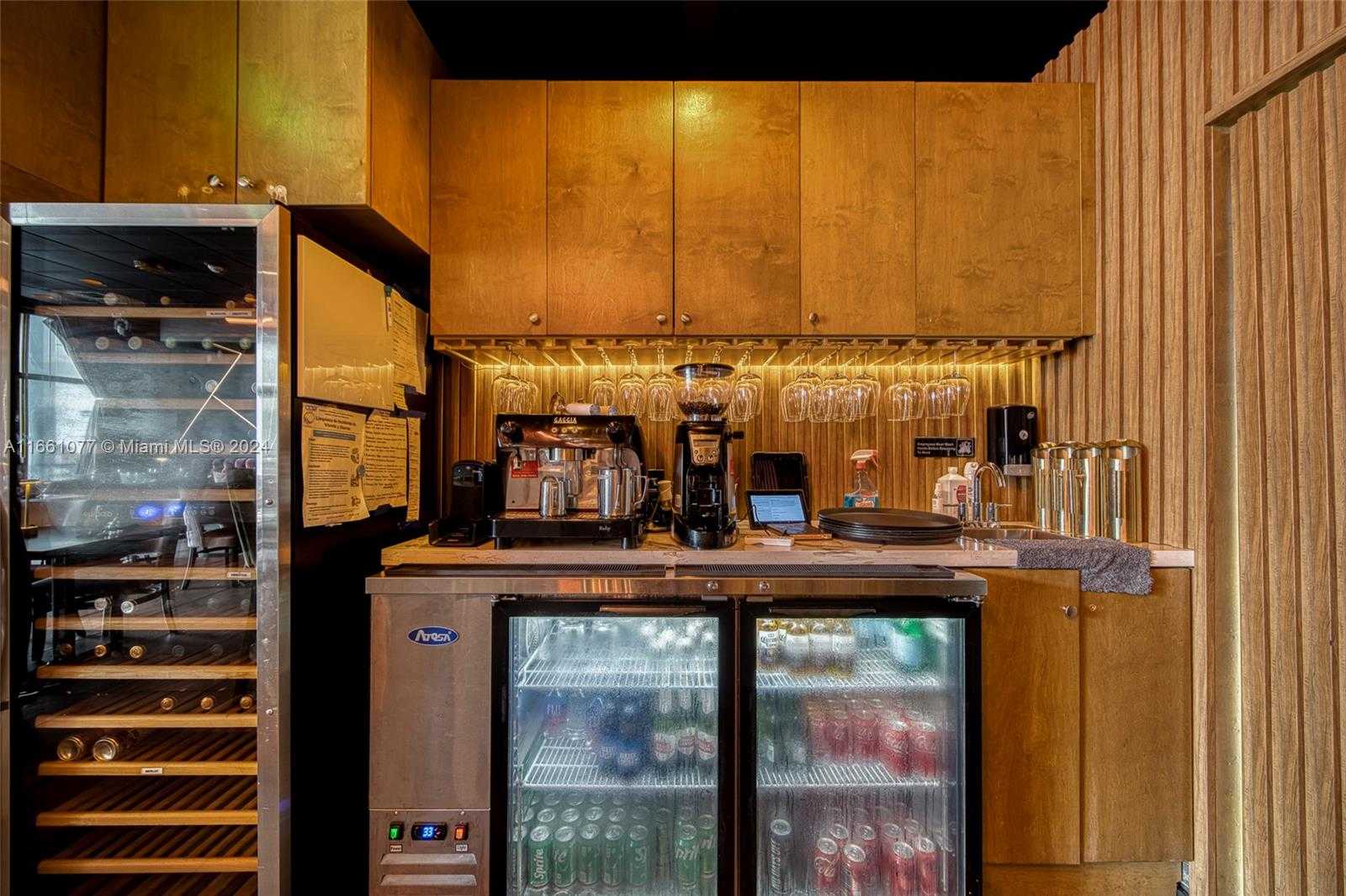 Small Image of 3, 300 SQFT RESTAURANT VENUE FOR SALE IN DORAL, Doral Number 5