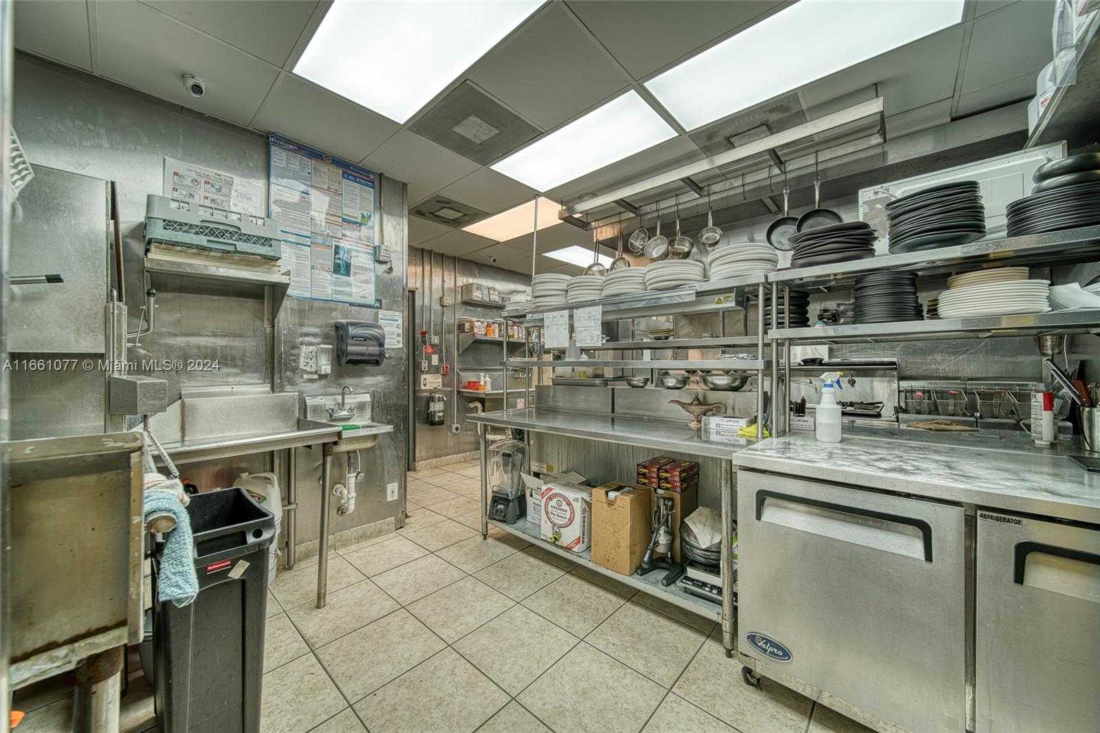Small Image of 3, 300 SQFT RESTAURANT VENUE FOR SALE IN DORAL, Doral Number 8