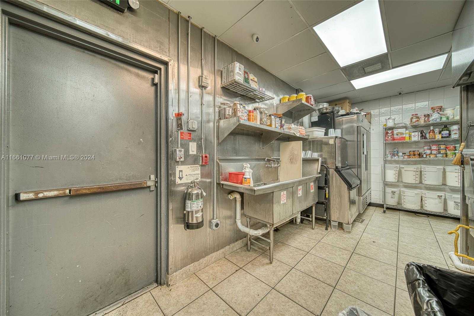 Small Image of 3, 300 SQFT RESTAURANT VENUE FOR SALE IN DORAL, Doral Number 9