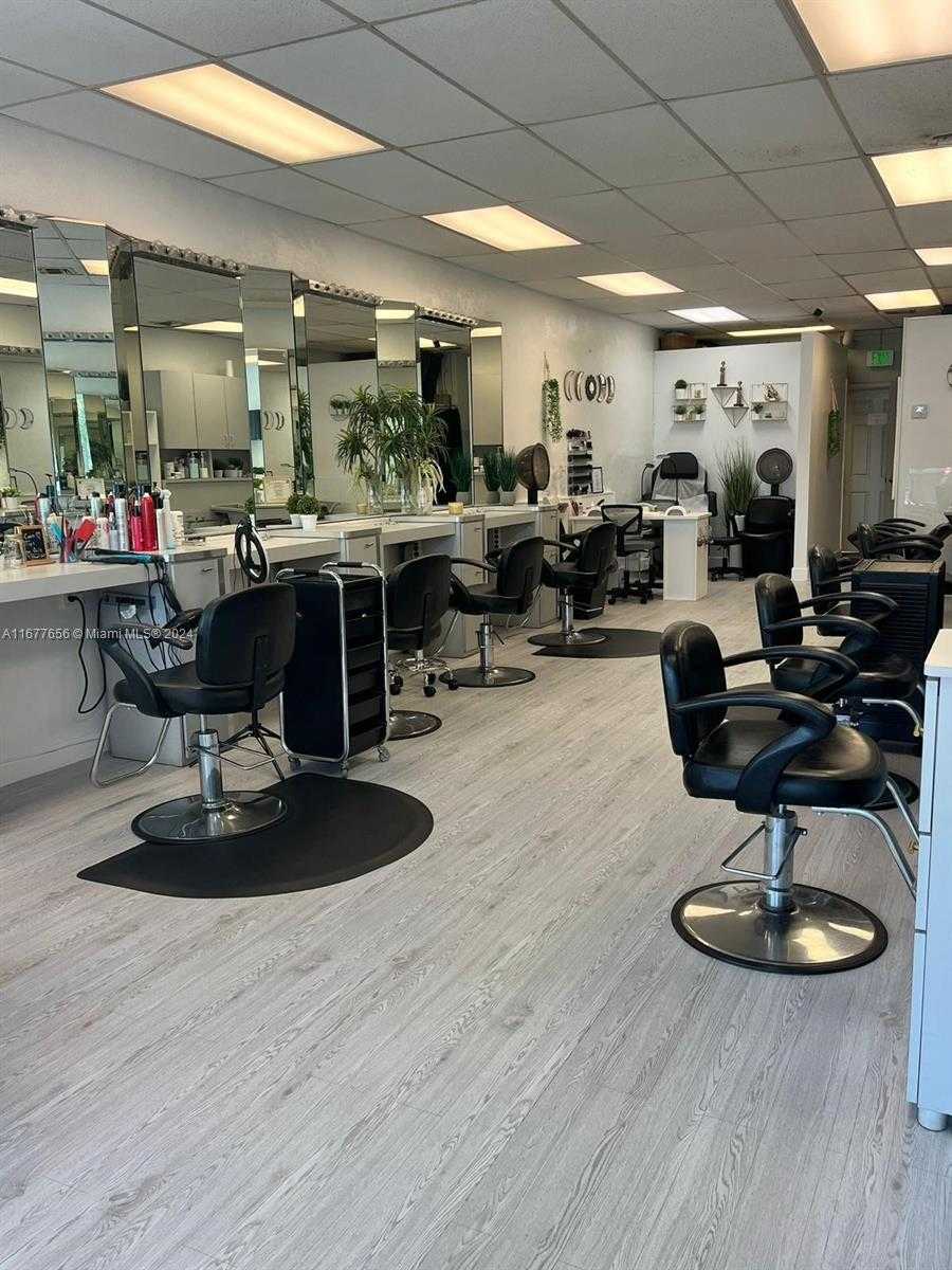 Small Image of 2761 E Atlantic Blvd, Pompano Beach, FL 33062, USA Number 10