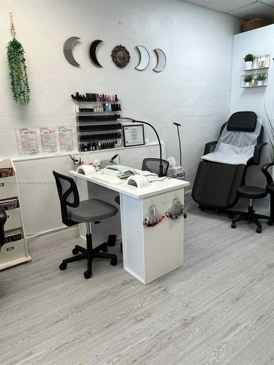 Small Image of 2761 E Atlantic Blvd, Pompano Beach, FL 33062, USA Number 11