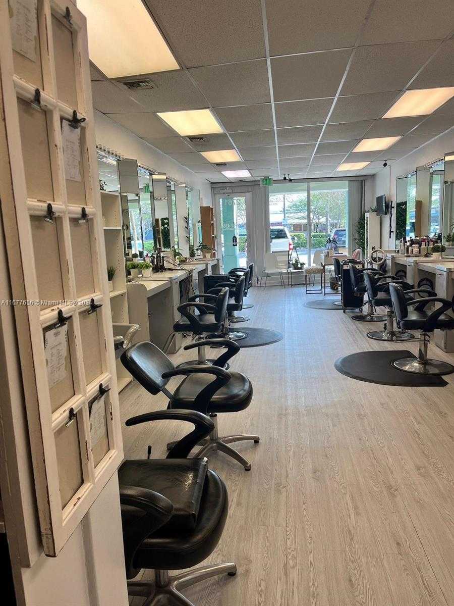 Small Image of 2761 E Atlantic Blvd, Pompano Beach, FL 33062, USA Number 13