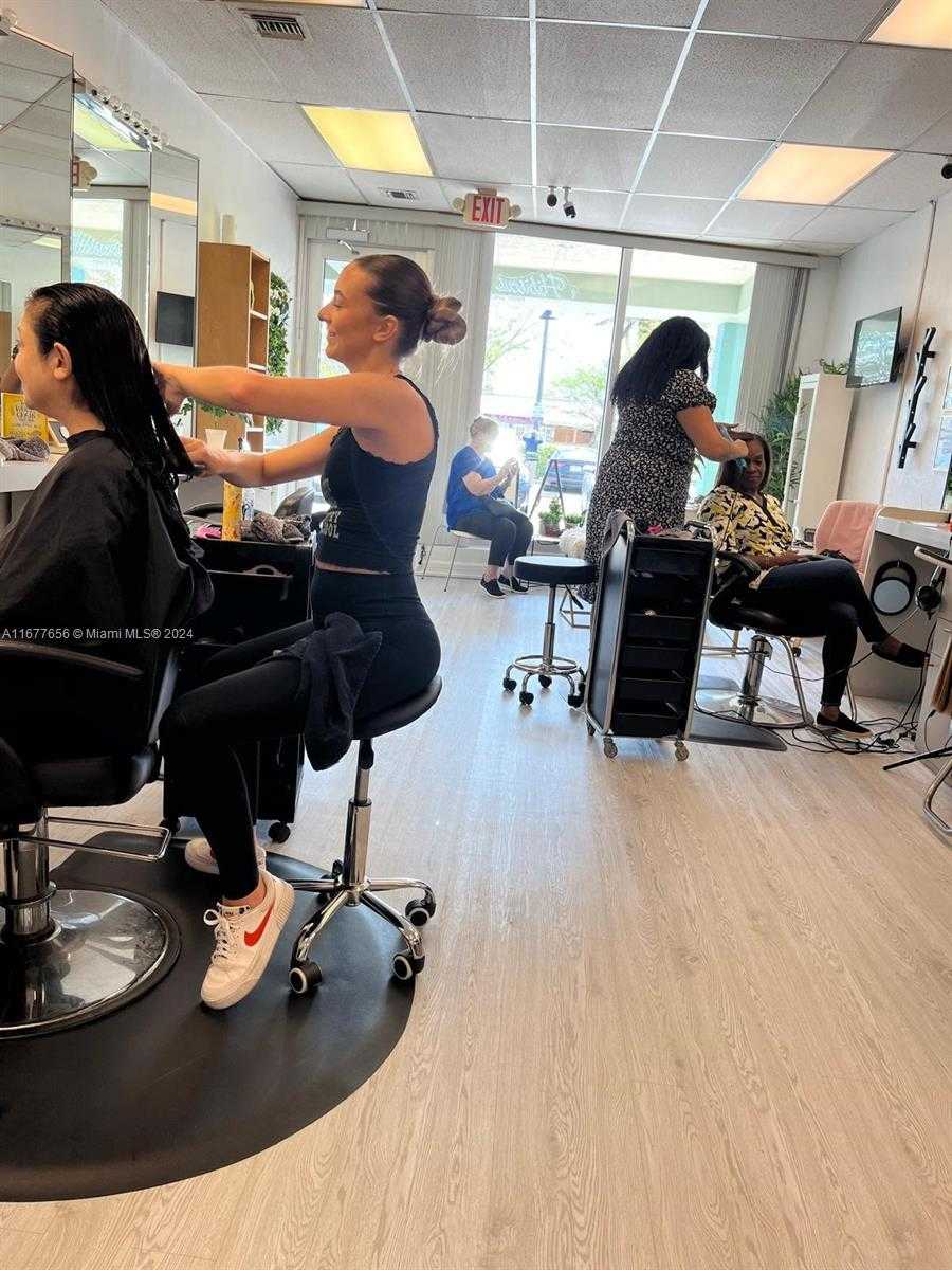 Small Image of 2761 E Atlantic Blvd, Pompano Beach, FL 33062, USA Number 15