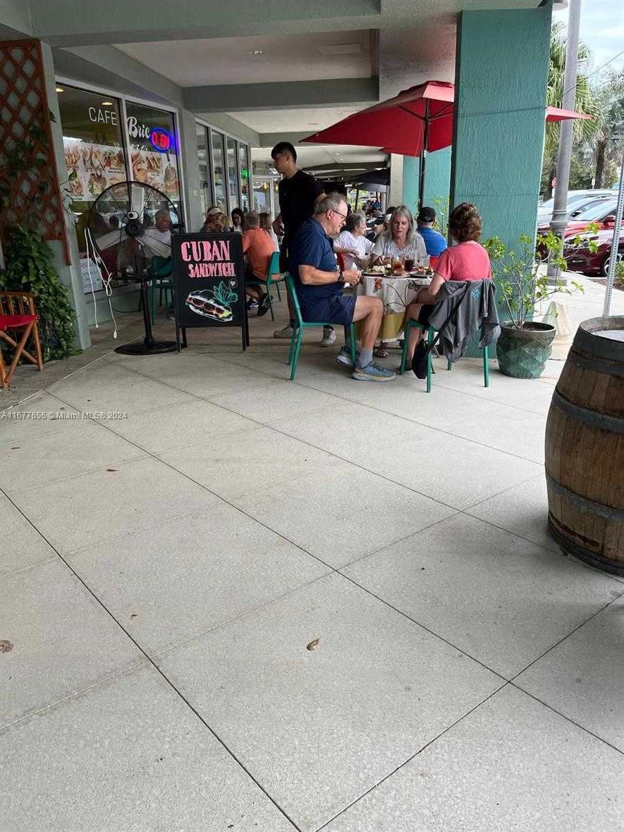 Small Image of 2761 E Atlantic Blvd, Pompano Beach, FL 33062, USA Number 17