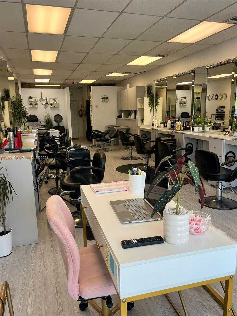 Small Image of 2761 E Atlantic Blvd, Pompano Beach, FL 33062, USA Number 5
