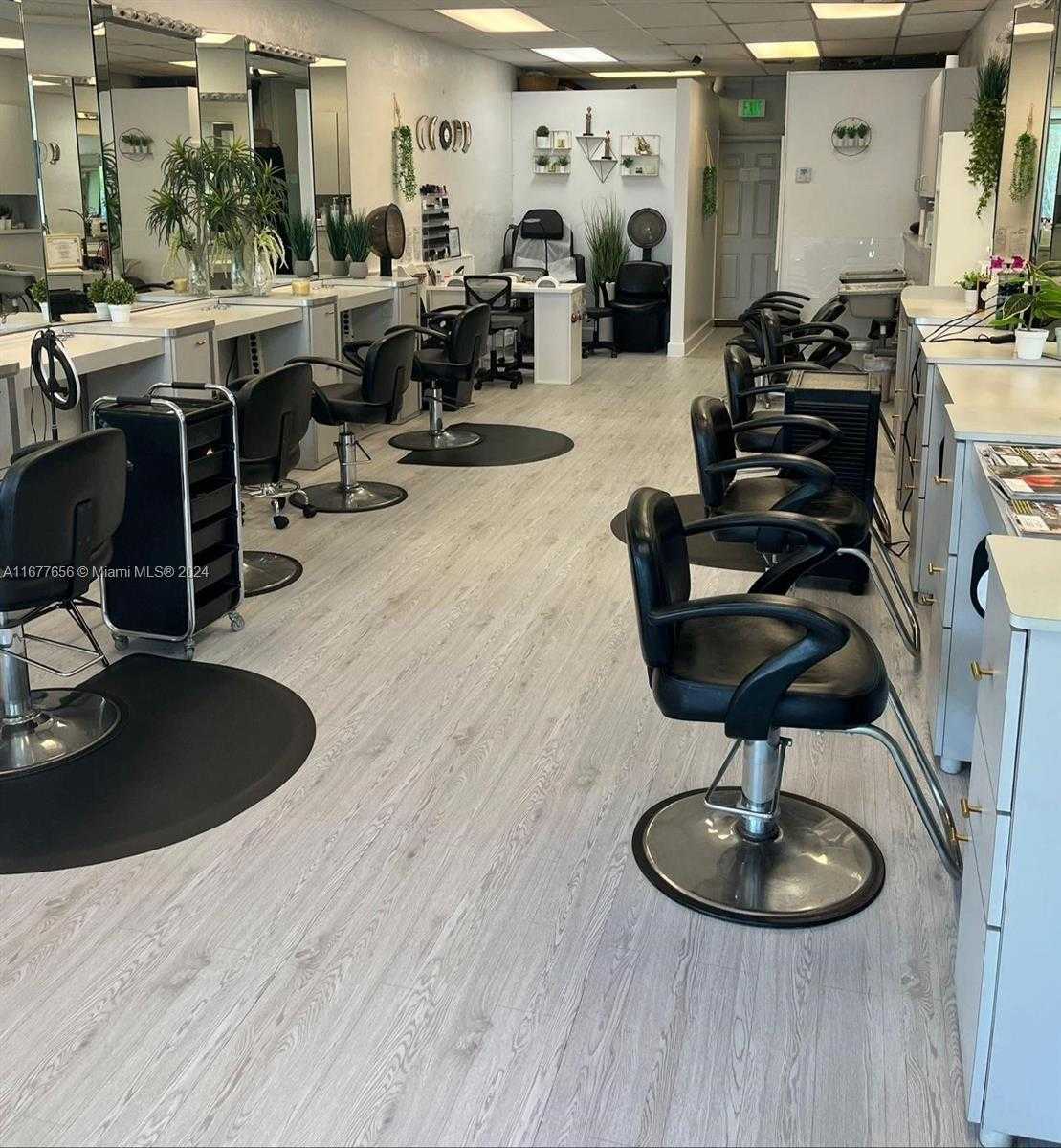 Small Image of 2761 E Atlantic Blvd, Pompano Beach, FL 33062, USA Number 9