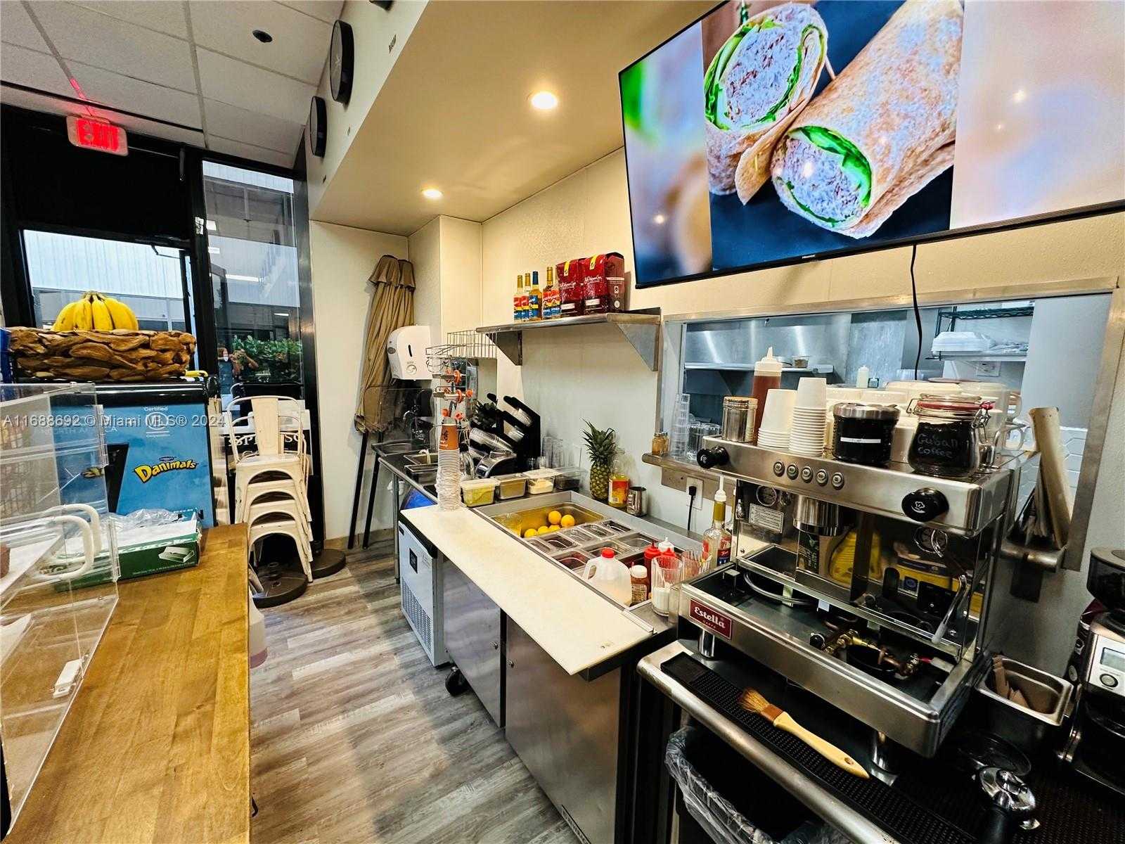 Small Image of BISCAYNE BLVD, Aventura Number 16