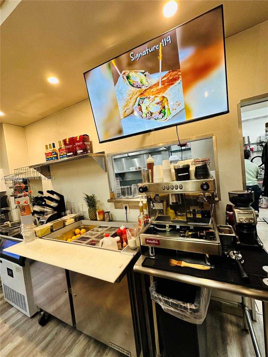 Small Image of BISCAYNE BLVD, Aventura Number 17