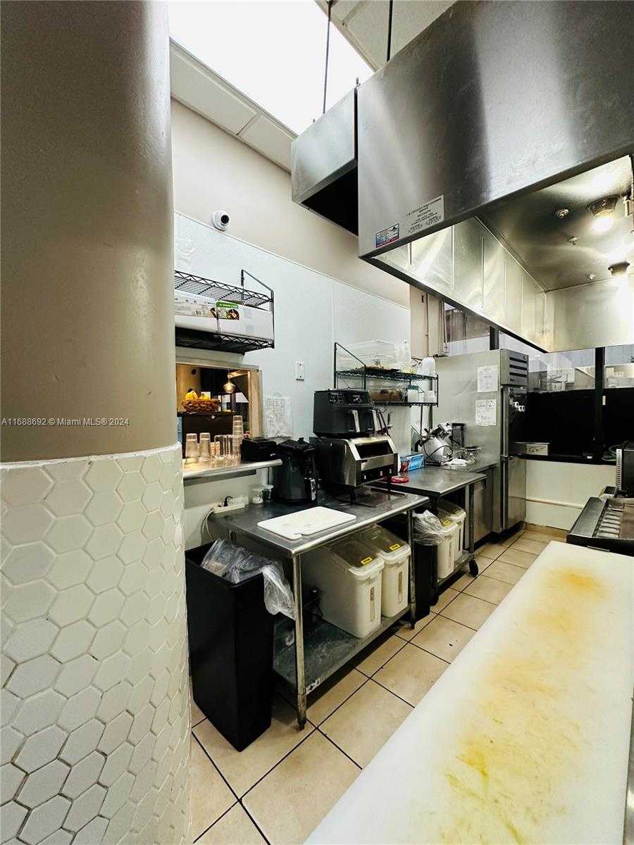 Small Image of BISCAYNE BLVD, Aventura Number 30