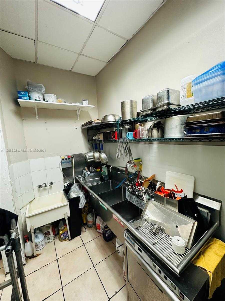 Small Image of BISCAYNE BLVD, Aventura Number 36