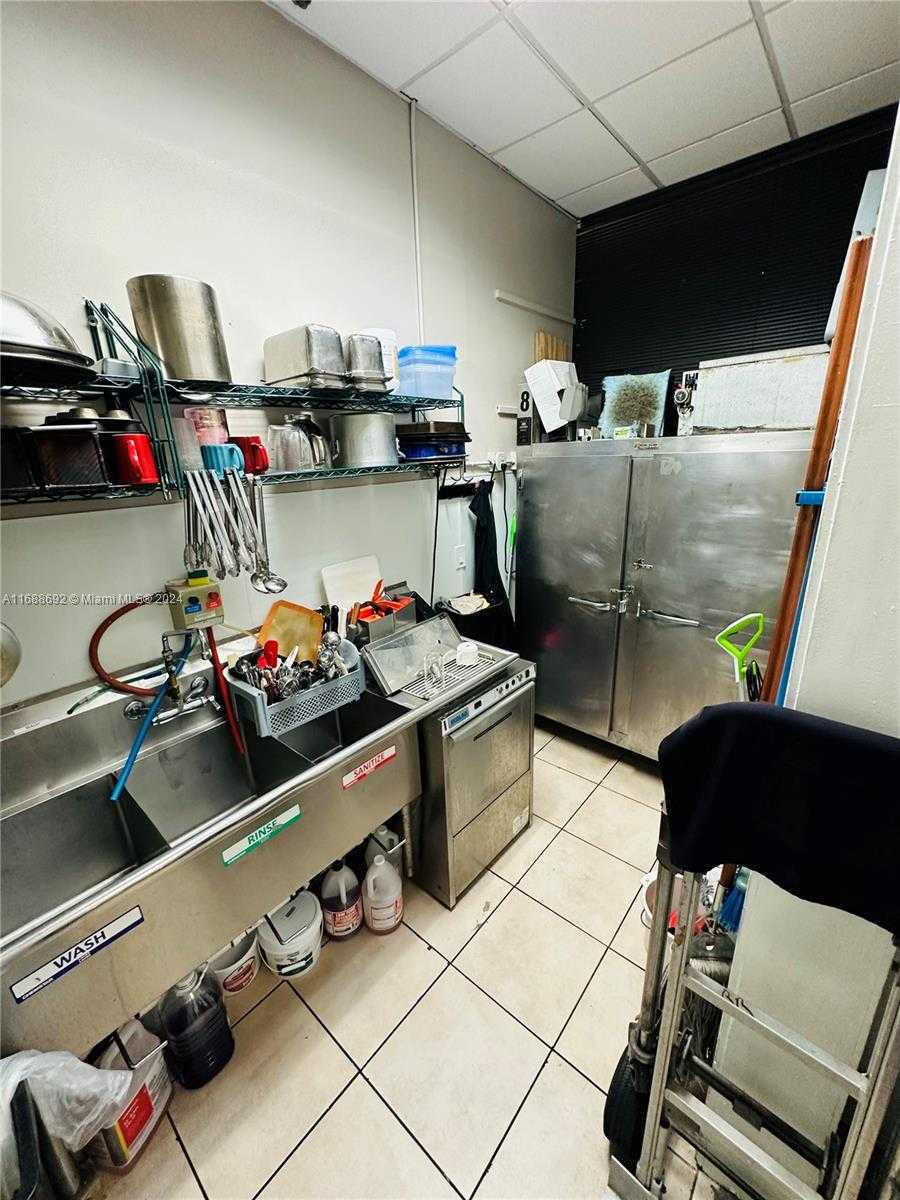 Small Image of BISCAYNE BLVD, Aventura Number 37