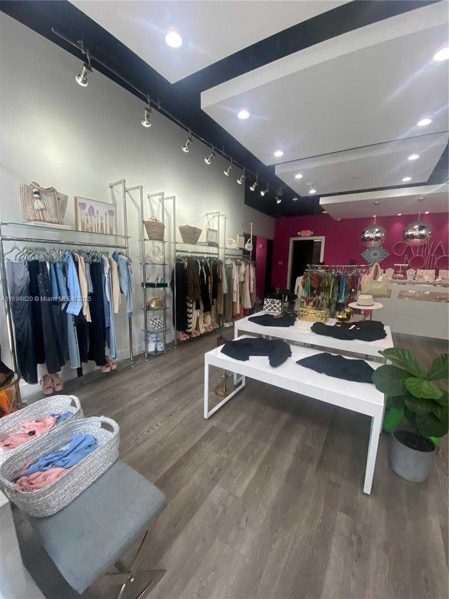 Small Image of 3205 NORTH EAST 1ST AVE, Miami Number 10