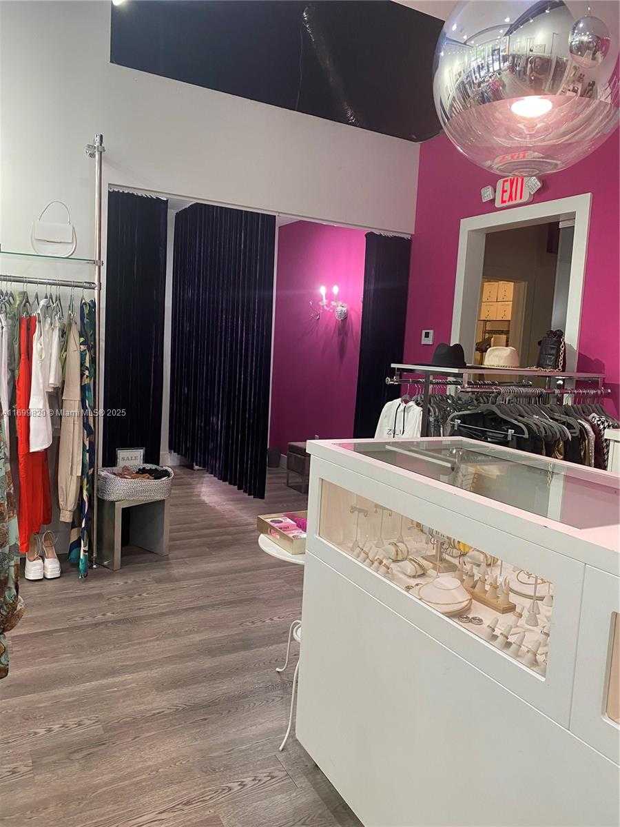 Small Image of 3205 NORTH EAST 1ST AVE, Miami Number 11
