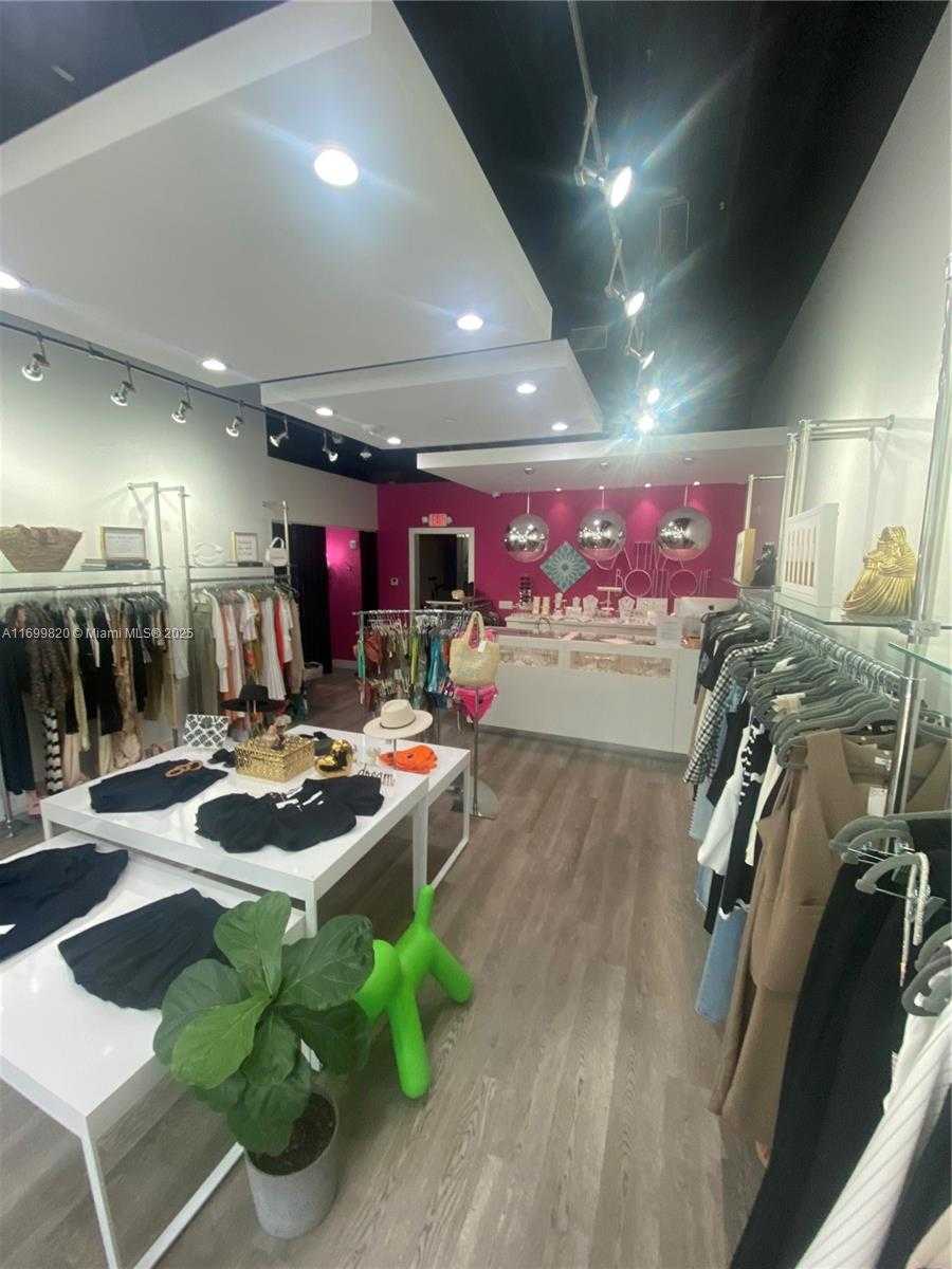 Small Image of 3205 NORTH EAST 1ST AVE, Miami Number 13