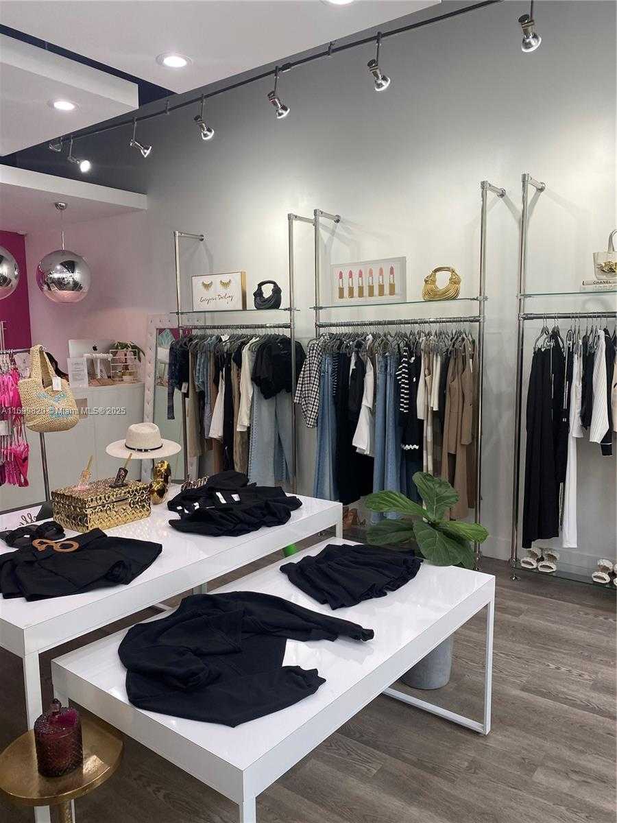 Small Image of 3205 NORTH EAST 1ST AVE, Miami Number 16