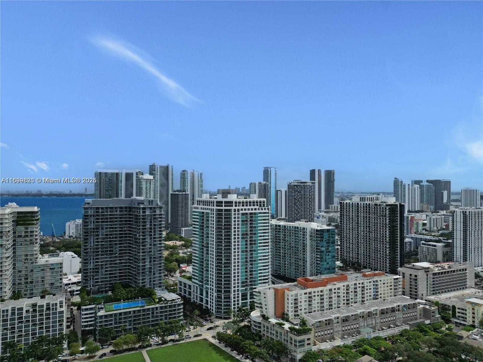 Small Image of 3205 NORTH EAST 1ST AVE, Miami Number 18