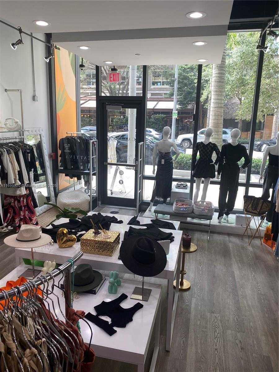 Small Image of 3205 NORTH EAST 1ST AVE, Miami Number 7