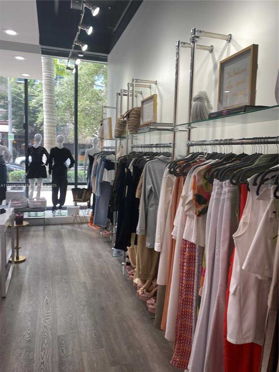 Small Image of 3205 NORTH EAST 1ST AVE, Miami Number 9