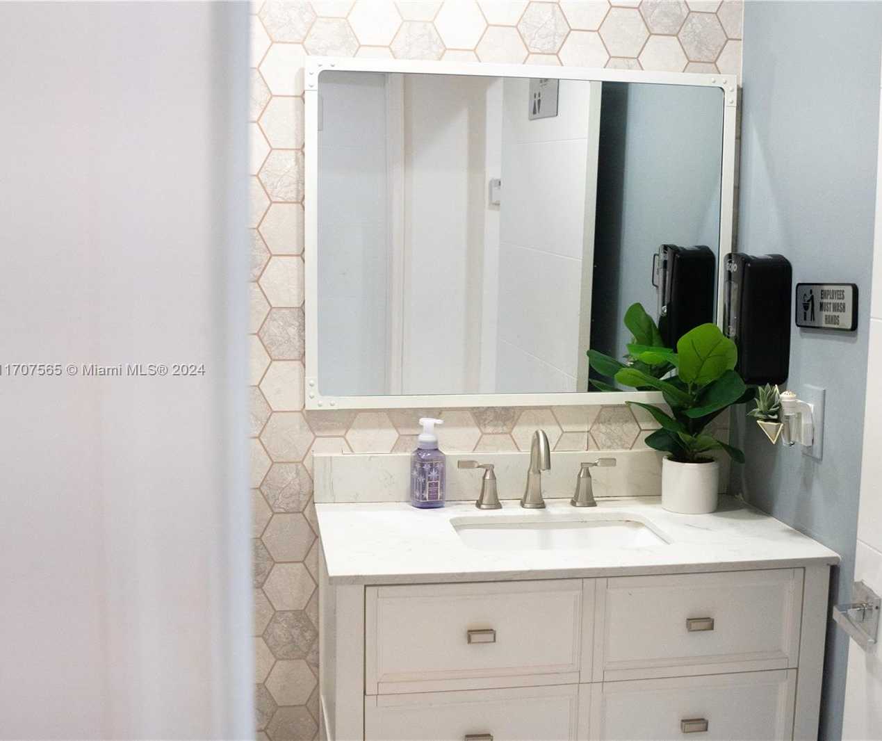 Small Image of 11402 NW 41st St, Doral, FL 33178, USA Number 6