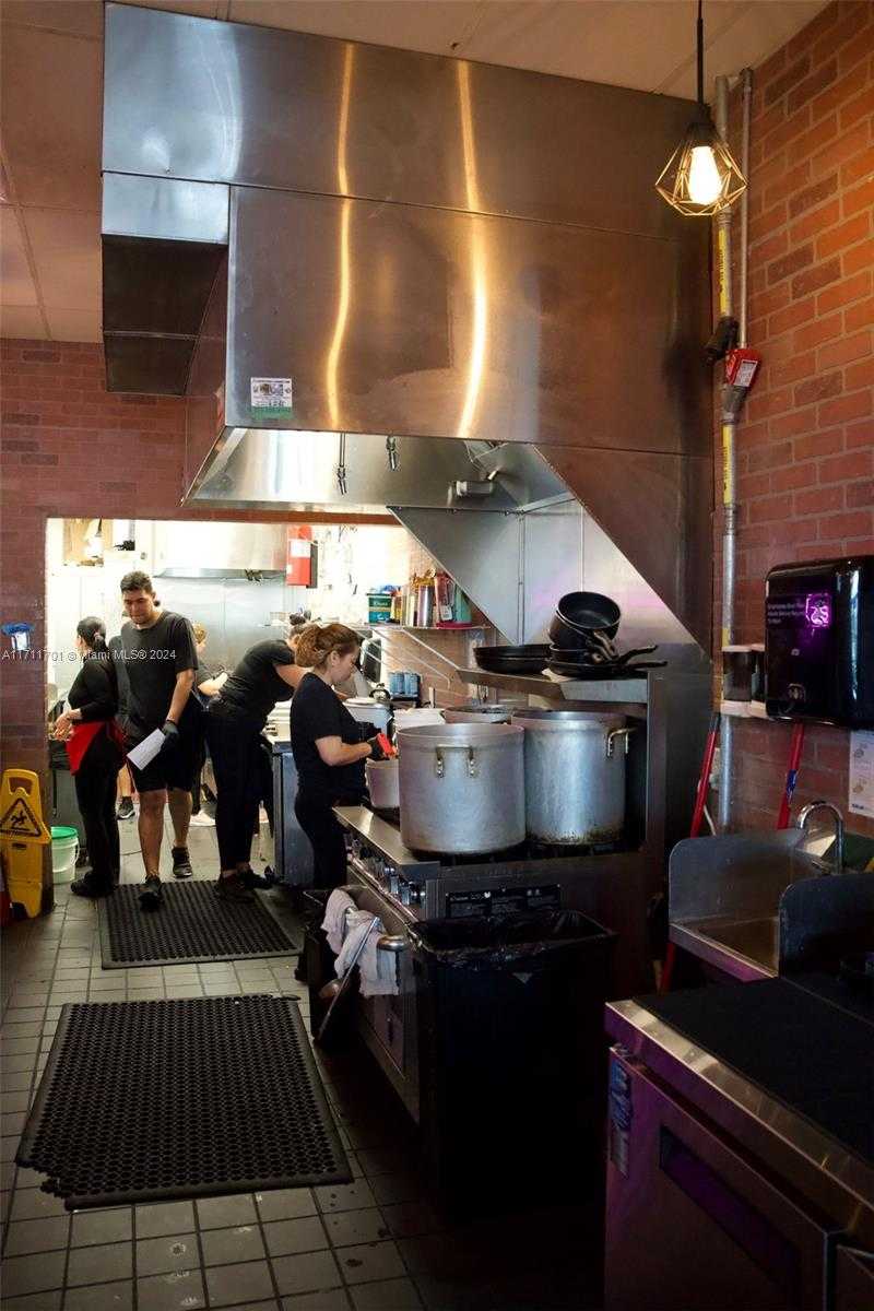 Small Image of 10855 72ND ST STE 47, Miami Number 9