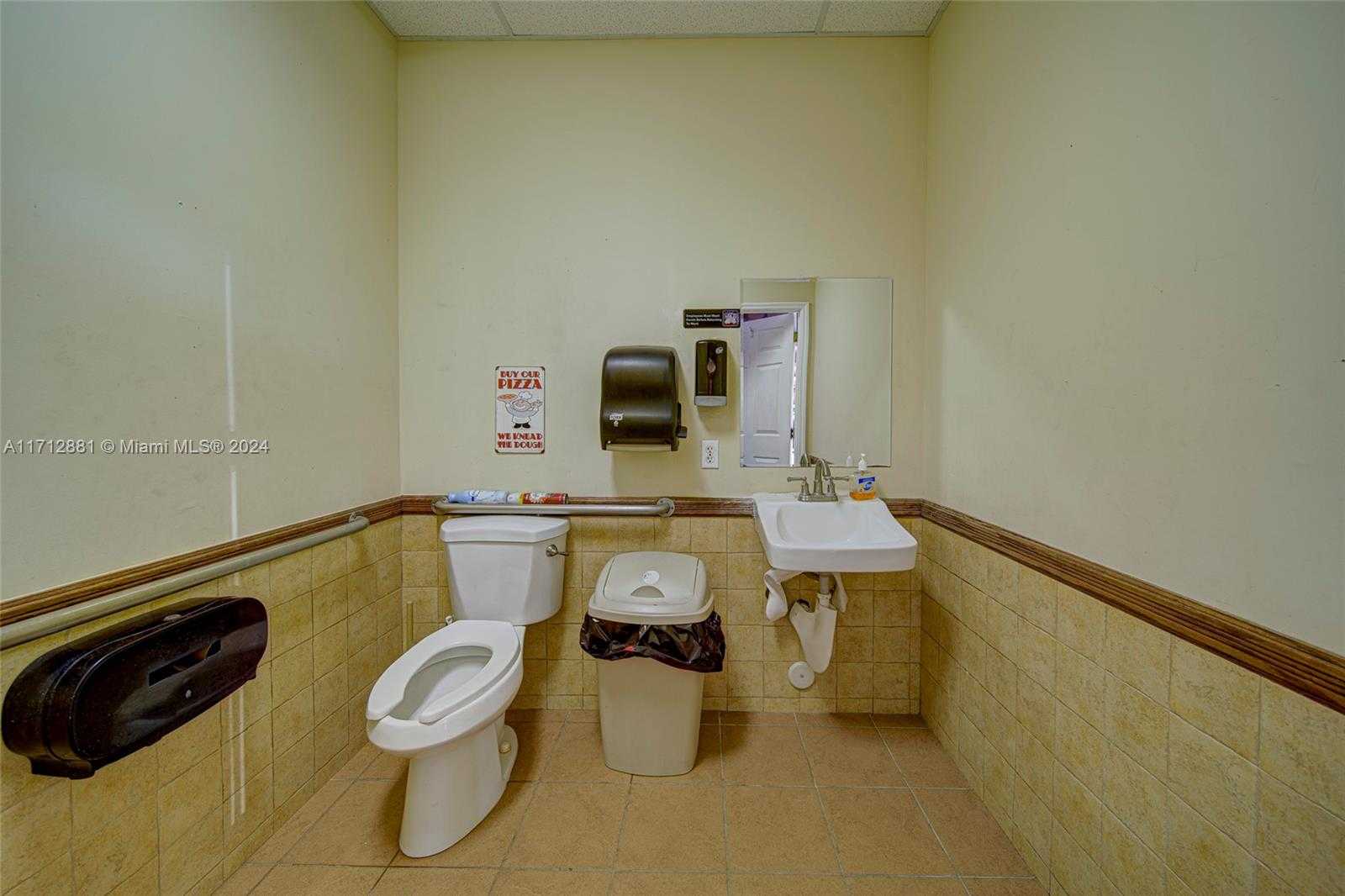 Small Image of IN NORTH MIAMI BEACH, North Miami Beach Number 18