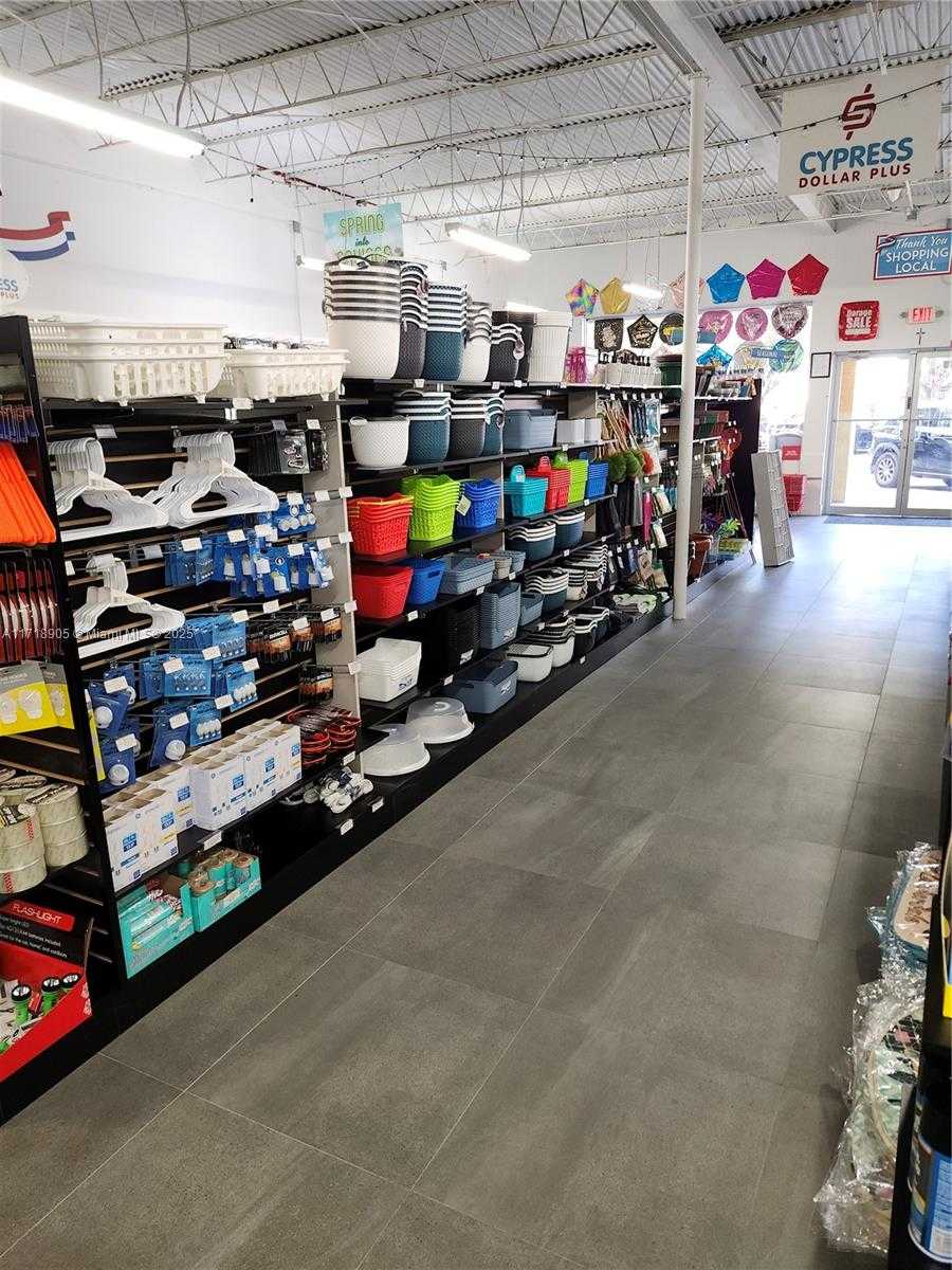 Small Image of 6920 CYPRESS RD, Plantation Number 4