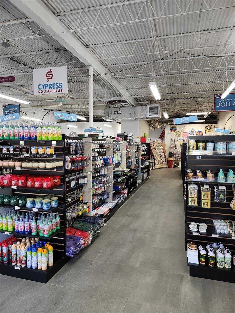 Small Image of 6920 CYPRESS RD, Plantation Number 9