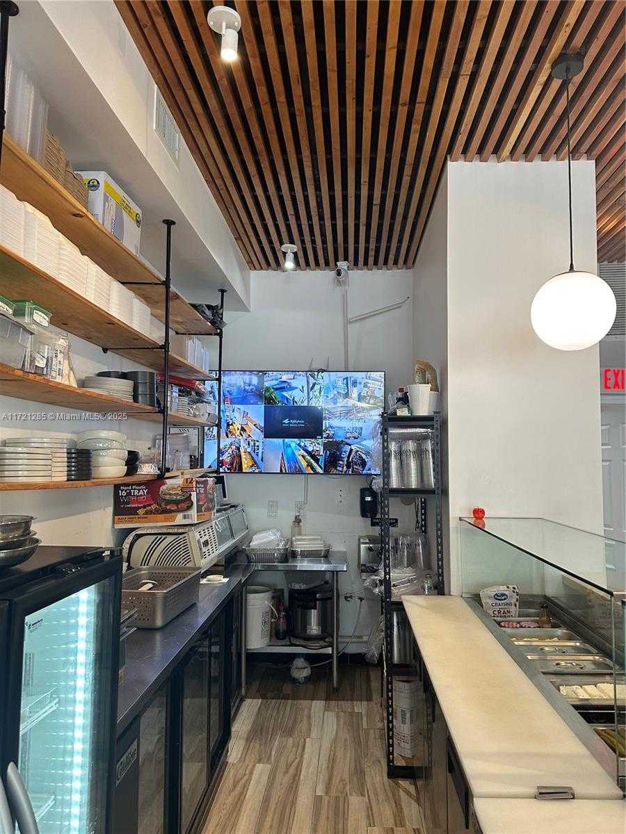 Small Image of 167TH ST, North Miami Beach Number 15