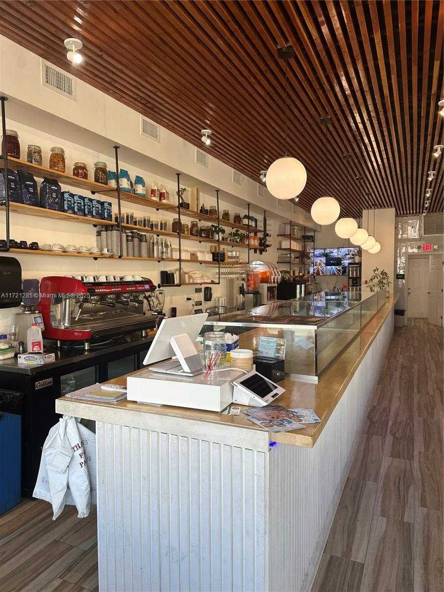 Small Image of 167TH ST, North Miami Beach Number 38