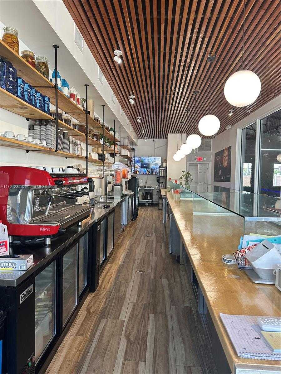 Small Image of 167TH ST, North Miami Beach Number 39