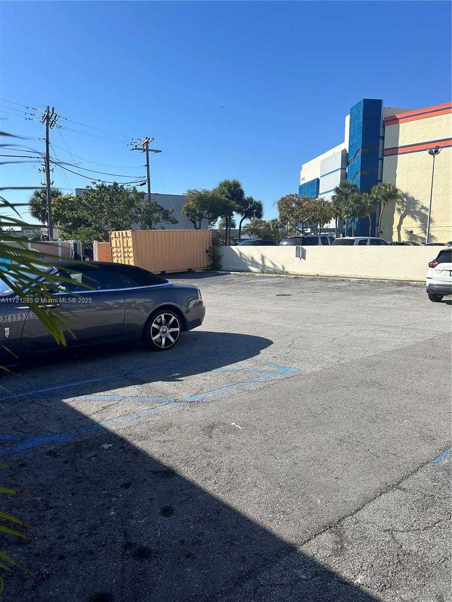 Small Image of 167TH ST, North Miami Beach Number 4
