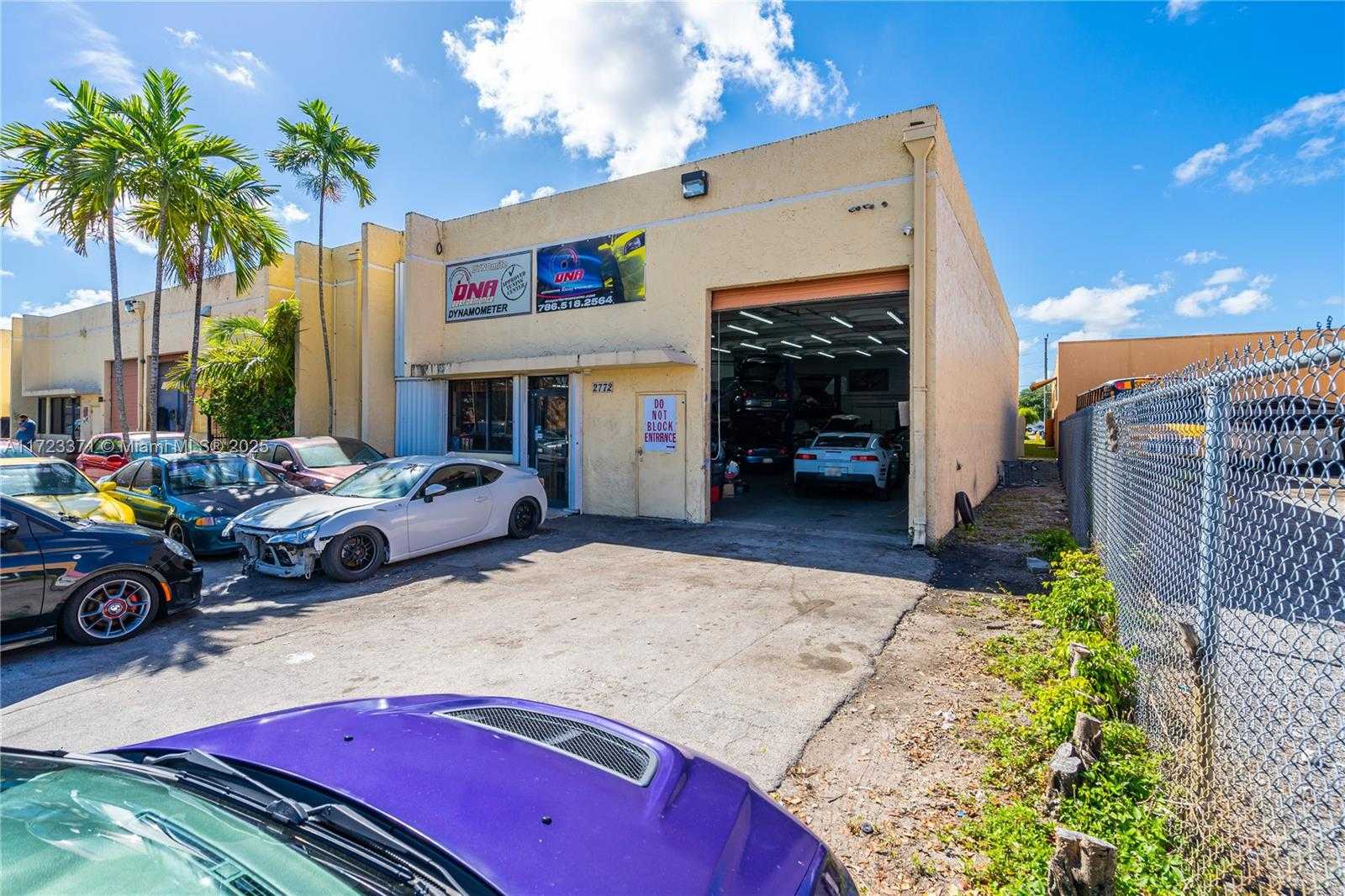 Small Image of 2700 W 79th St, Hialeah, FL 33016, USA Number 17