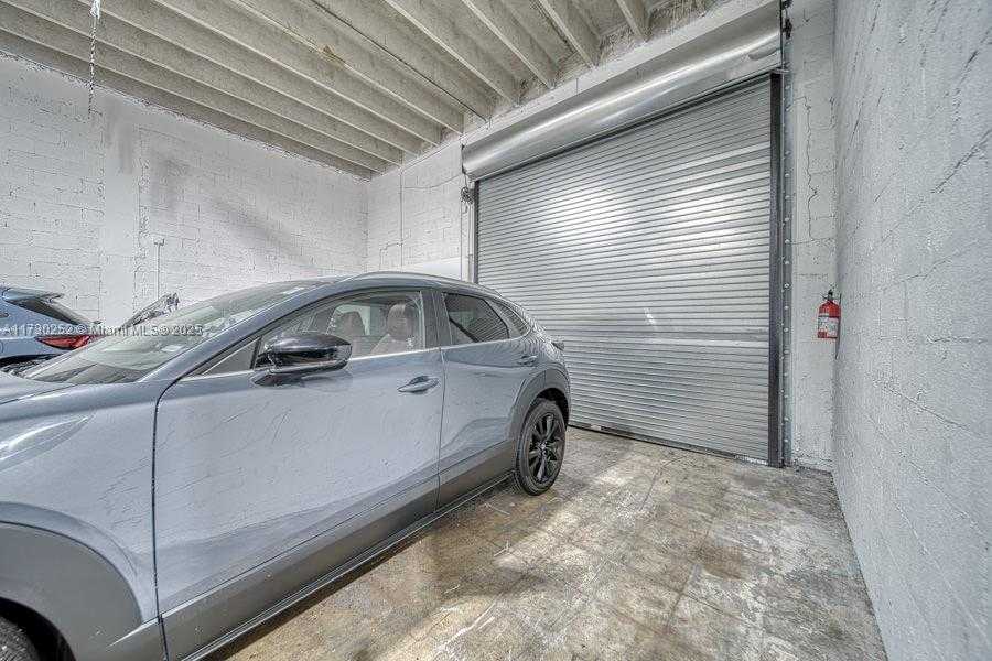 Small Image of WHOLESALER FOR SALE IN MIAMI, Miami Number 12