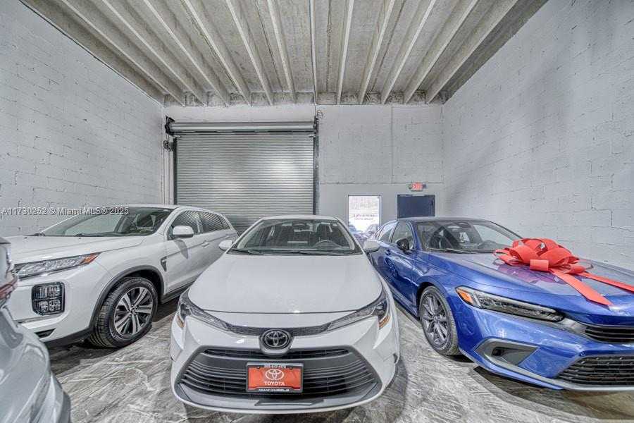 Small Image of WHOLESALER FOR SALE IN MIAMI, Miami Number 13