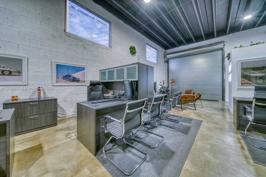 Small Image of WHOLESALER FOR SALE IN MIAMI, Miami Number 16