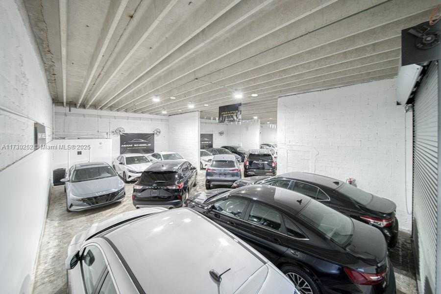 Small Image of WHOLESALER FOR SALE IN MIAMI, Miami Number 2